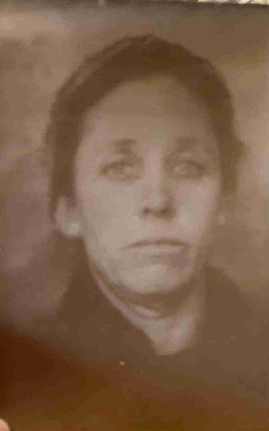 DSC_1203 An old colorless photo of Jenny's great grandmother Jennie
